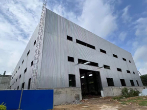 Marco estructural del edificio de Steel Strorage Warehouse de la techumbre del metal acanalado